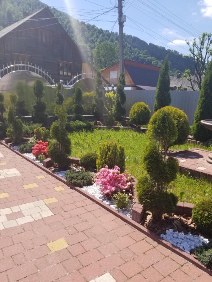 Садиба Квітка Карпат Ruska Mokra Ngoại thất bức ảnh